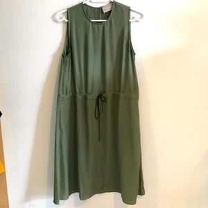 Sleeveless Everlane dress